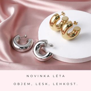 Novinky léta! 🌟 Trendy objemové náušnice, které zaujmou svým leskem a pohodlím. Vyrobeny z lehké oceli – voděodolné,...