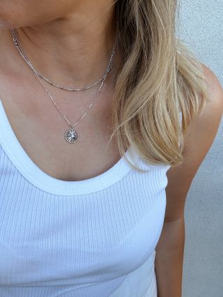 Následuj Polárku🌟 Hvězda, která nikdy nezmizí z oblohy. Je významná tím, že zůstává na stejném místě během celého roku –...